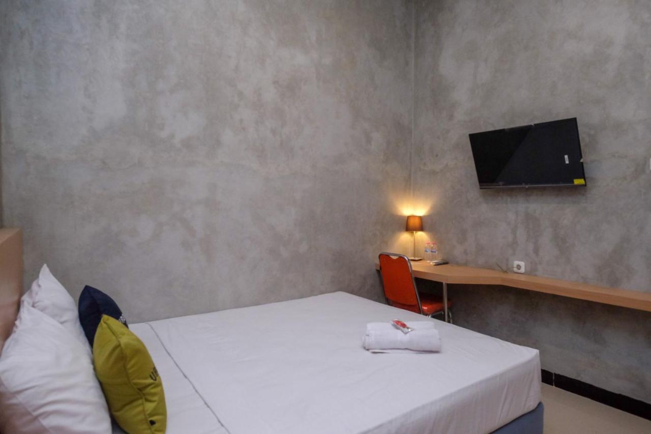 Urbanview Hotel Syariah Artamara Tegal By Reddoorz Zewnętrze zdjęcie